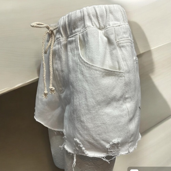 Wish List White denim jean shorts, distressed pull on w/ draw string, size S - Picture 2 of 4